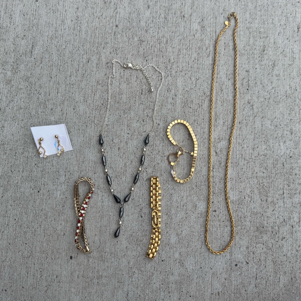 Lot of Vintage Jewelry - Earrings, Bracelets & Necklaces